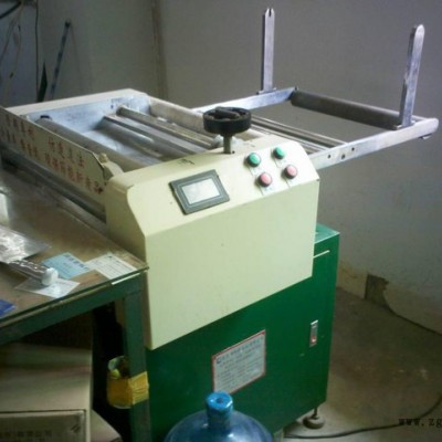 供應(yīng)數(shù)控切膠機