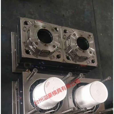 源頭廠家溢豪模具，專業制造研發涂料桶模具，水果筐模具，日用品等各類注塑模具