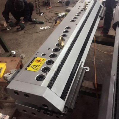 浙江臺州黃巖美伊模具，pp片材文具片模具，平口擠出衣架式模具，